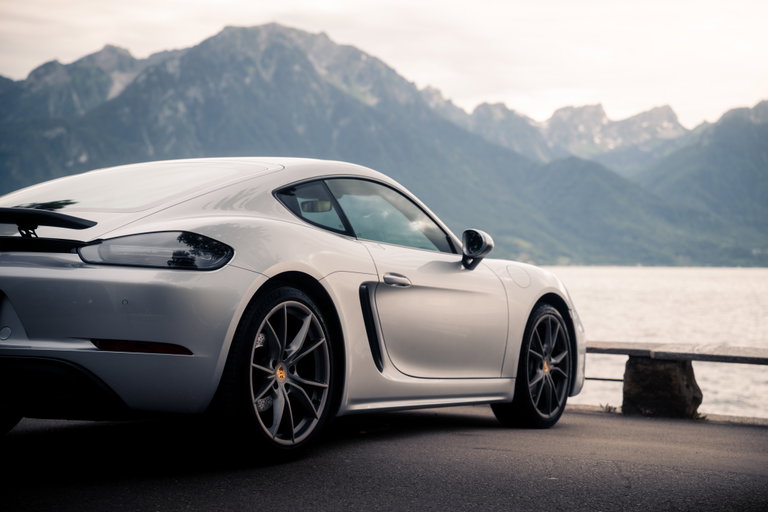 Porsche 718 Cayman T
