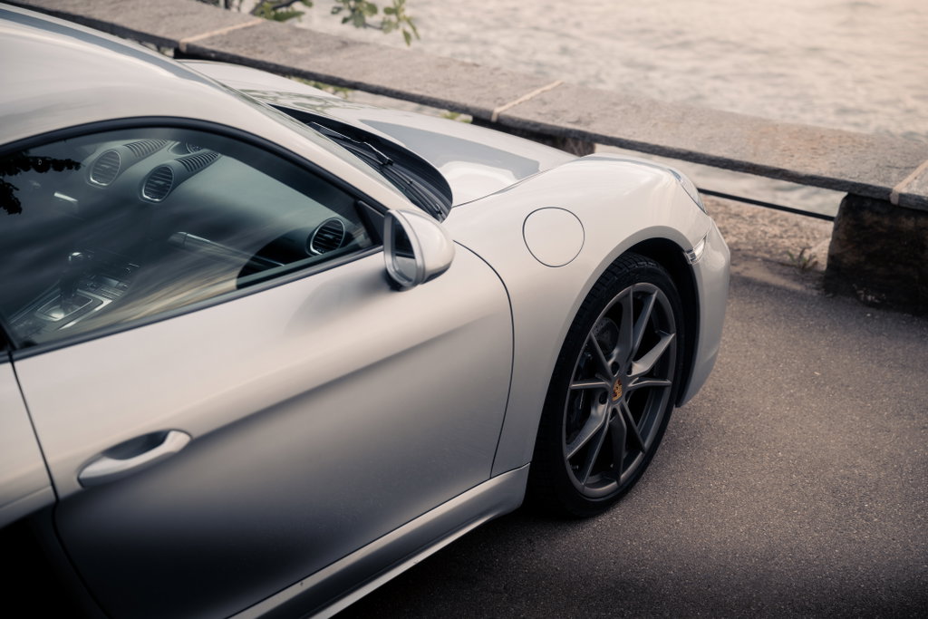 Porsche 718 Cayman T
