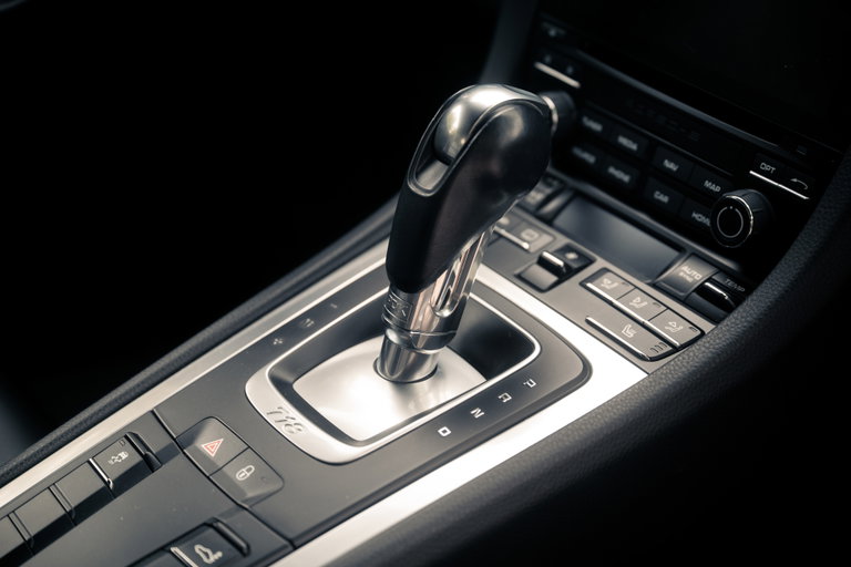 Porsche 718 Cayman T