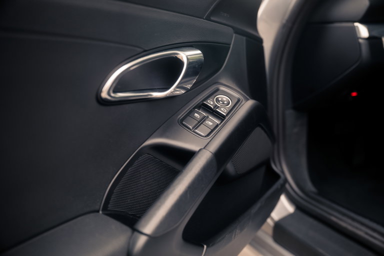 Porsche 718 Cayman T
