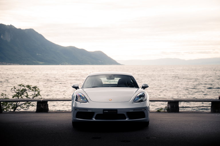 Porsche 718 Cayman T
