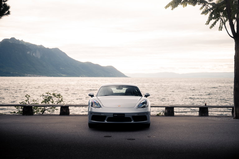 Porsche 718 Cayman T