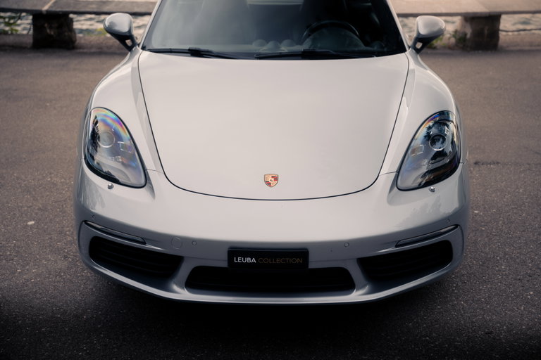 Porsche 718 Cayman T