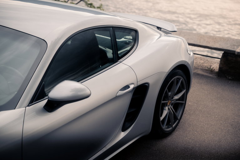 Porsche 718 Cayman T