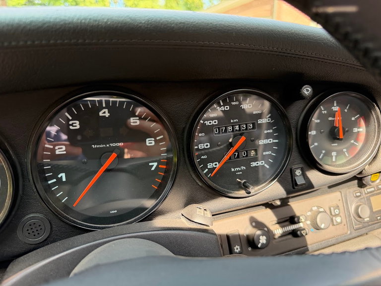 Porsche 964 Carrera 4