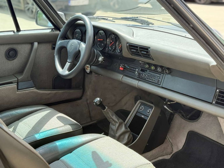 Porsche 911 Carrera 3.2