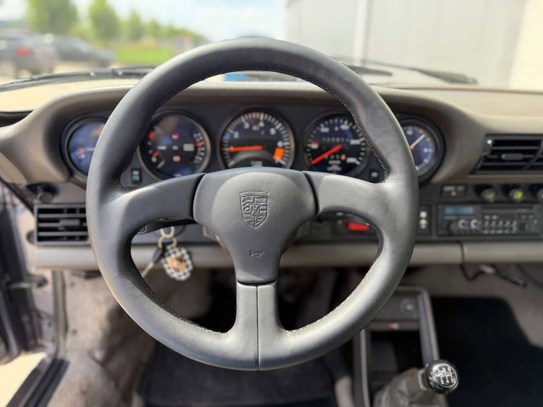Porsche 911 Carrera 3.2