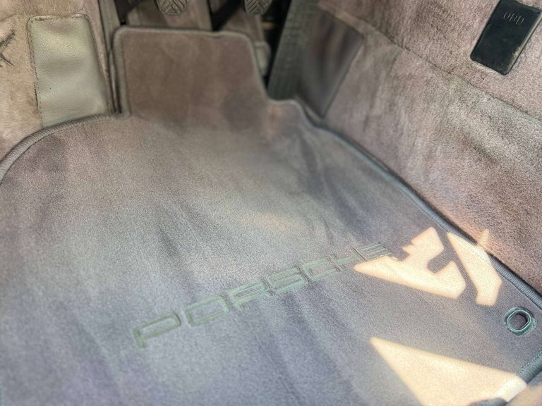 Porsche 993 Carrera 4S