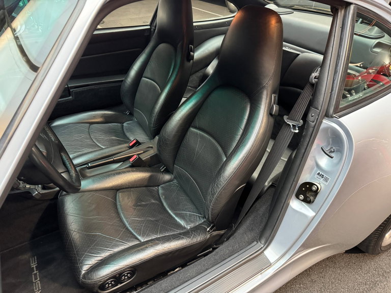Porsche 993 Carrera 4S
