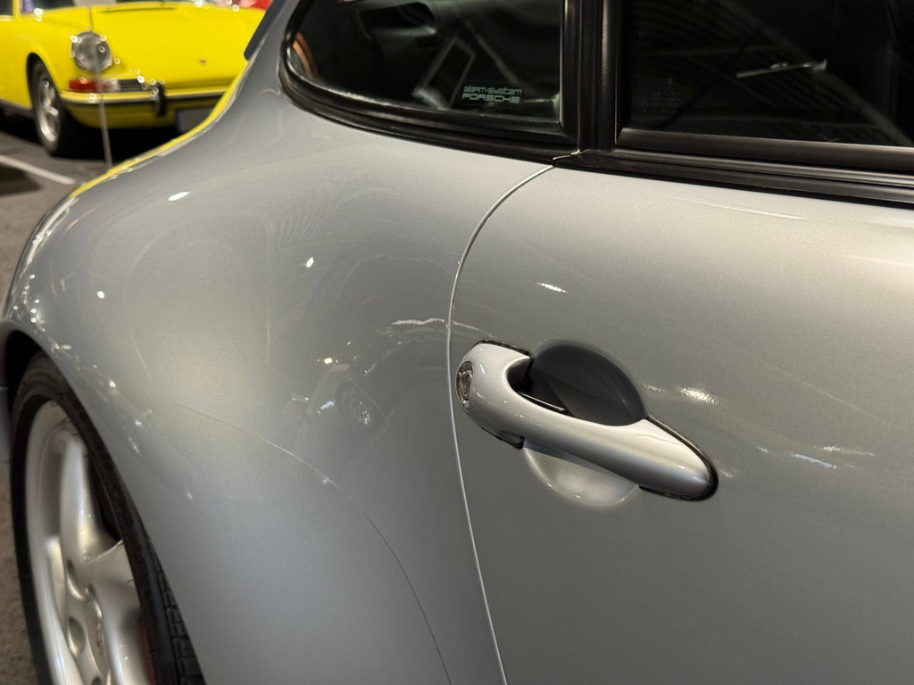 Porsche 993 Carrera 4S