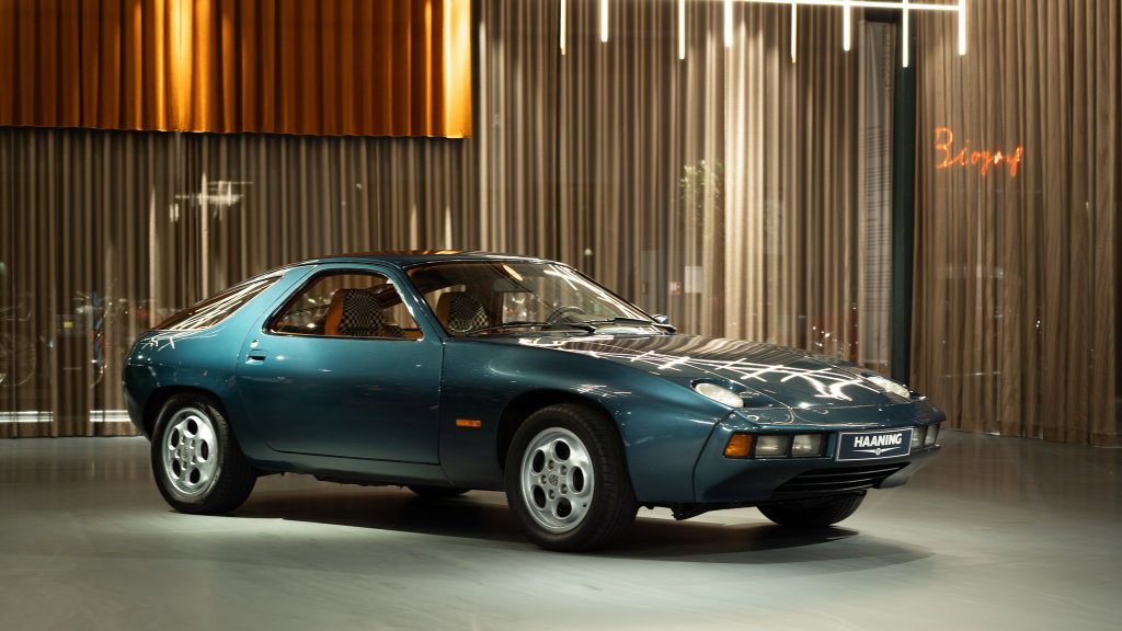 Porsche 928