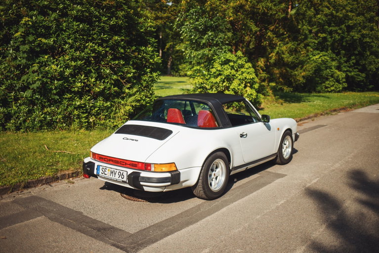 Porsche 911 Carrera 3.2