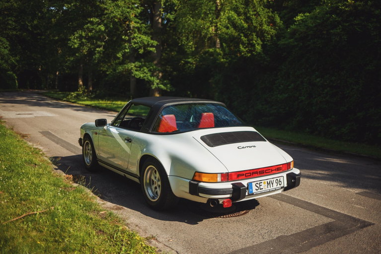 Porsche 911 Carrera 3.2