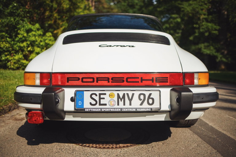 Porsche 911 Carrera 3.2
