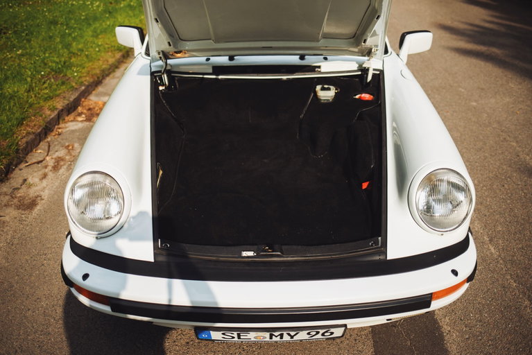 Porsche 911 Carrera 3.2