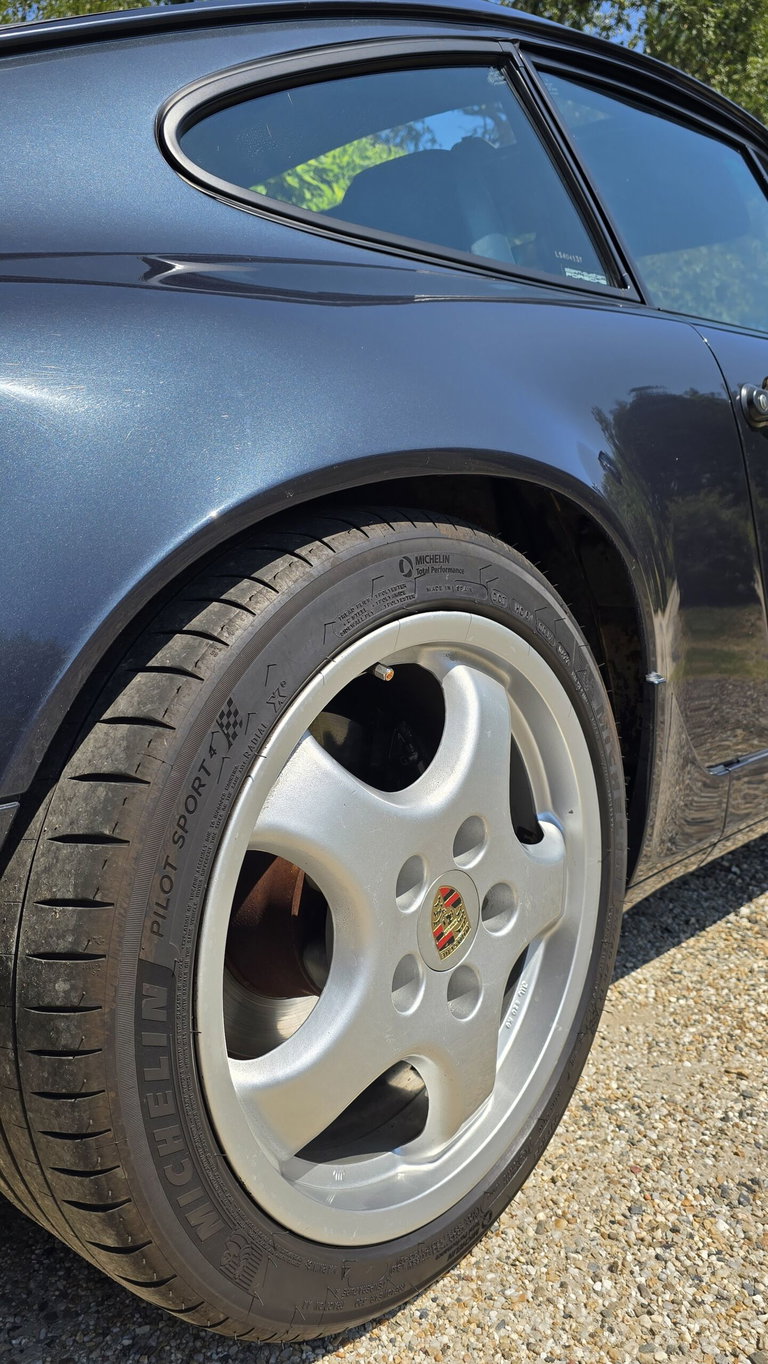 Porsche 964 Carrera 4