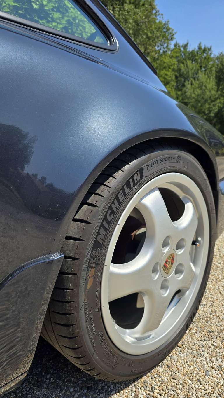 Porsche 964 Carrera 4