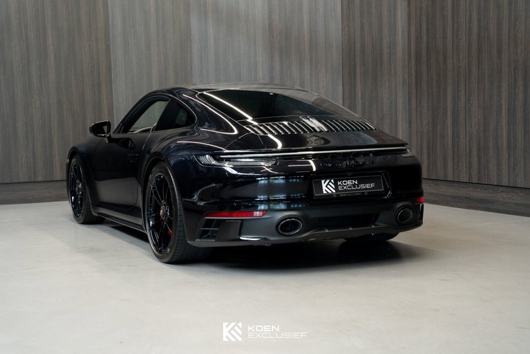 Porsche 992 Carrera 4 GTS