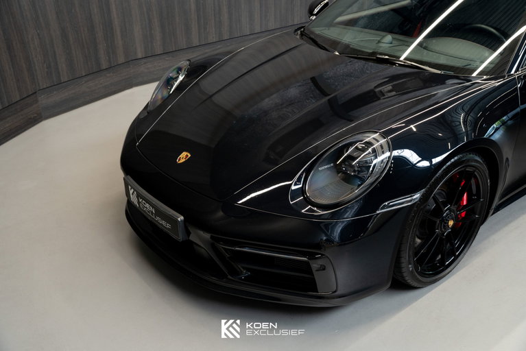Porsche 992 Carrera 4 GTS