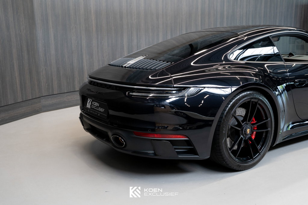 Porsche 992 Carrera 4 GTS