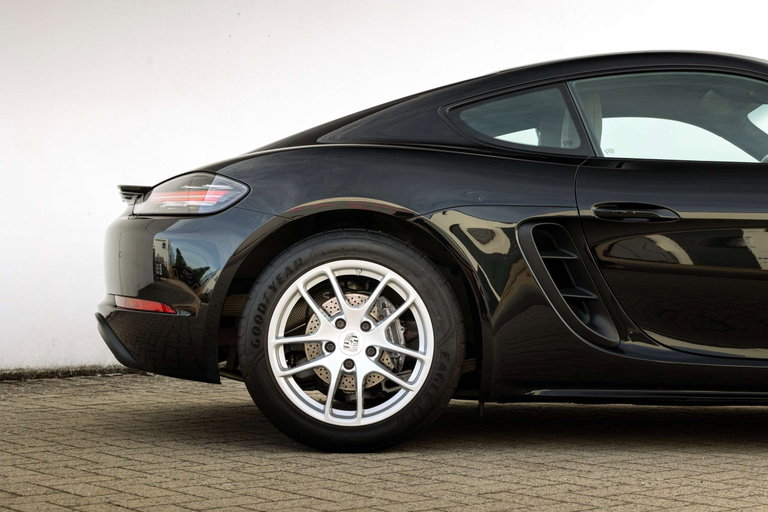Porsche 718 Cayman