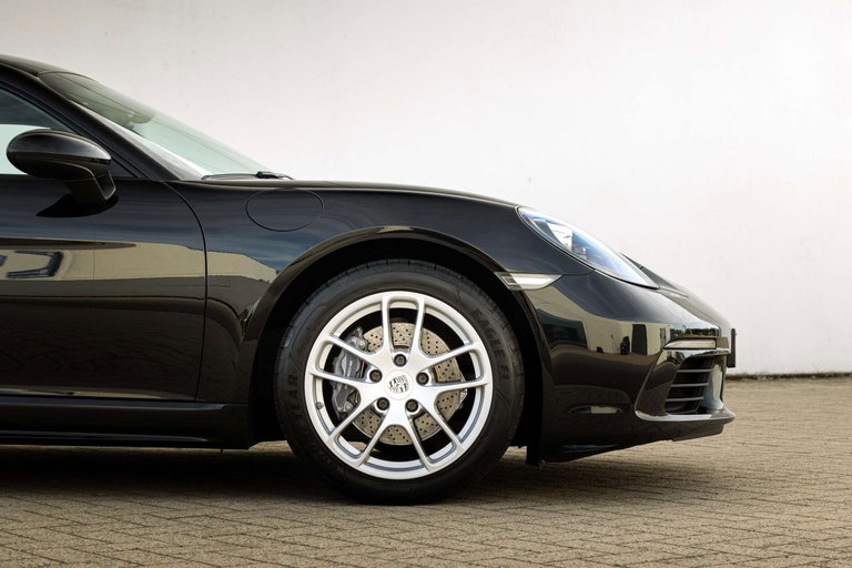 Porsche 718 Cayman