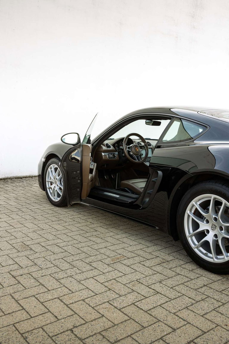 Porsche 718 Cayman