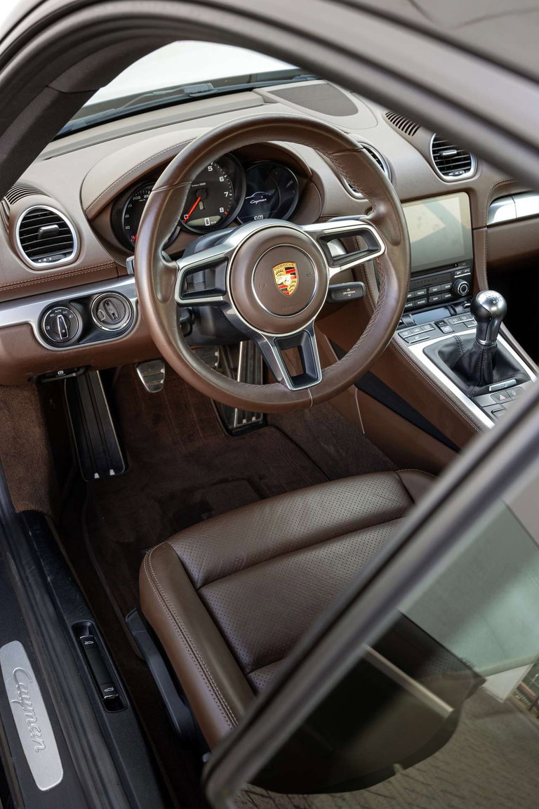 Porsche 718 Cayman