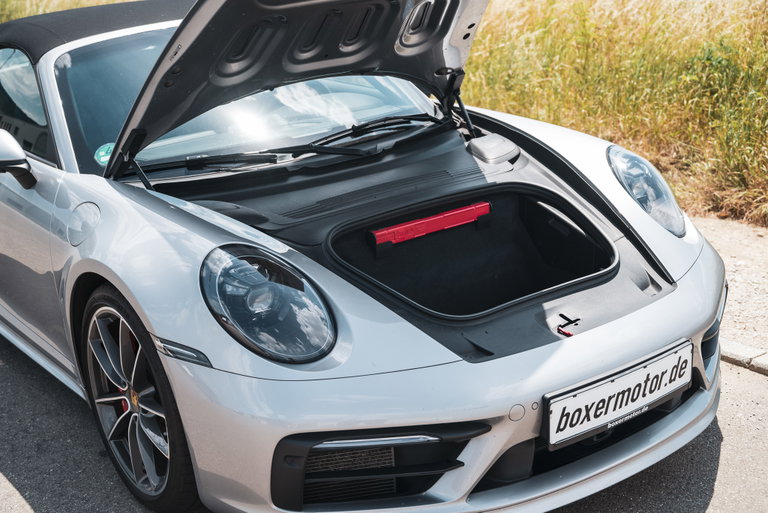 Porsche 992 Carrera 4S