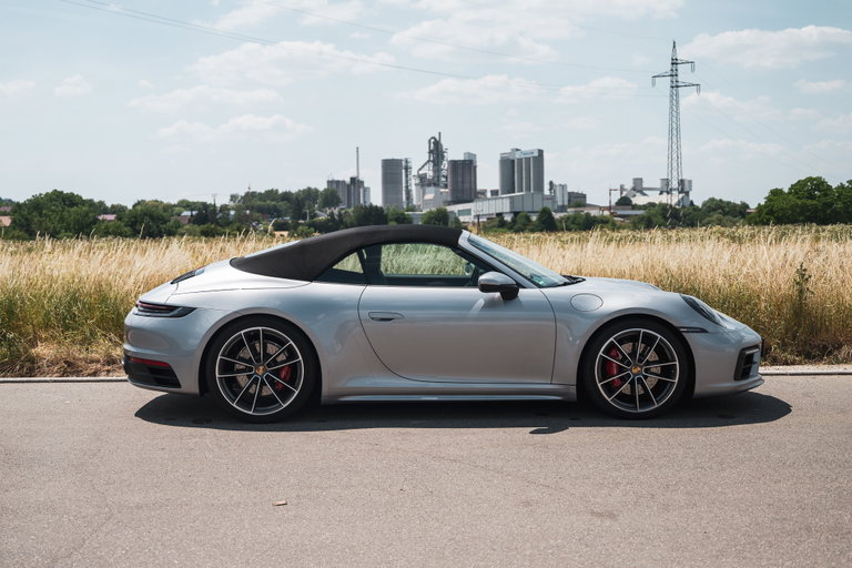 Porsche 992 Carrera 4S