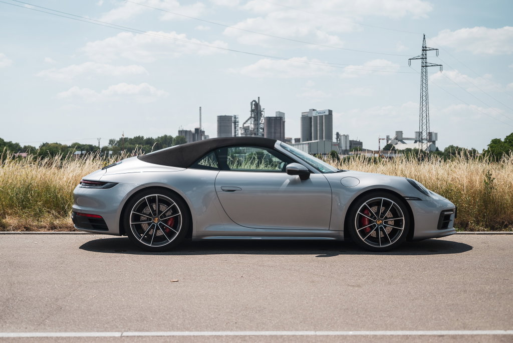 Porsche 992 Carrera 4S