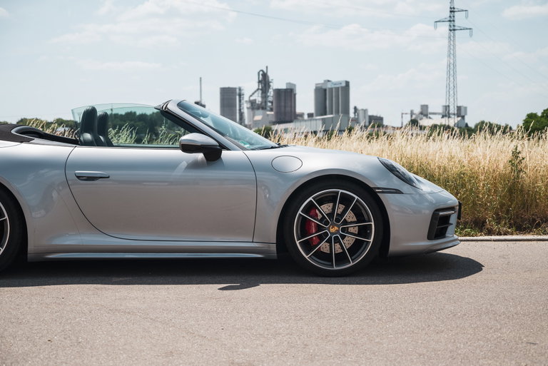 Porsche 992 Carrera 4S