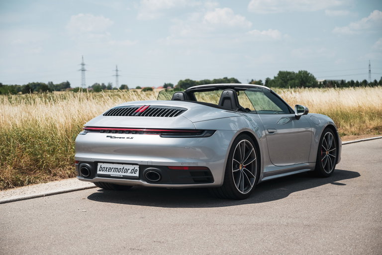Porsche 992 Carrera 4S