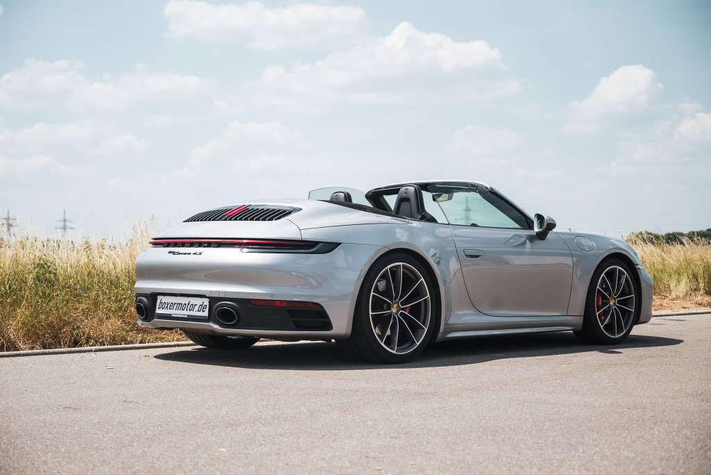 Porsche 992 Carrera 4S
