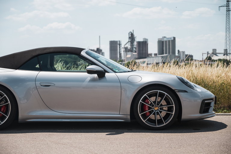 Porsche 992 Carrera 4S