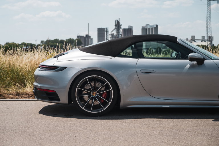 Porsche 992 Carrera 4S