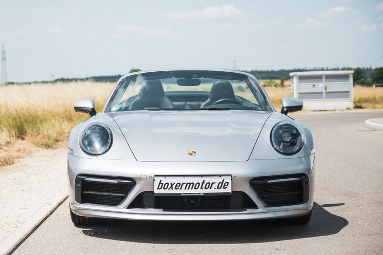 Porsche 992 Carrera 4S
