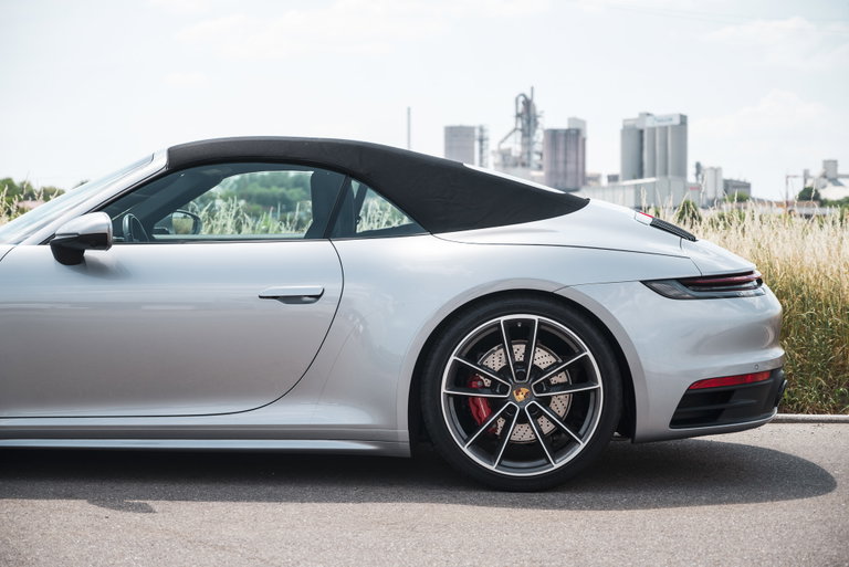 Porsche 992 Carrera 4S