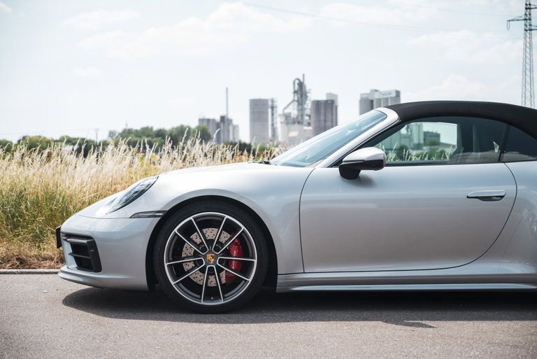 Porsche 992 Carrera 4S