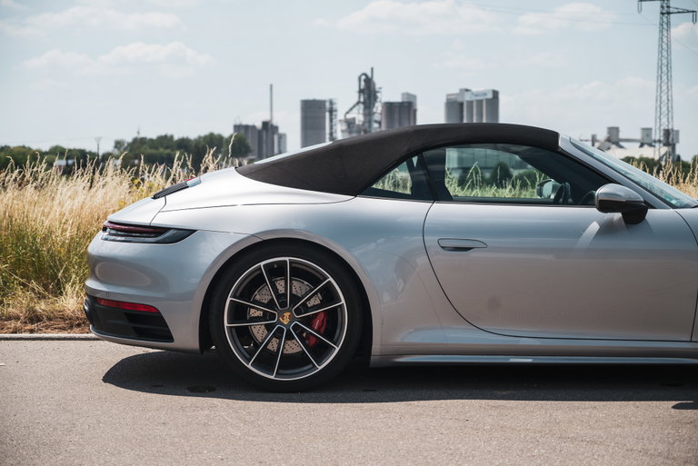Porsche 992 Carrera 4S