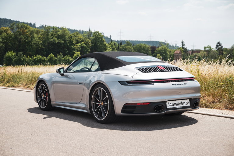Porsche 992 Carrera 4S