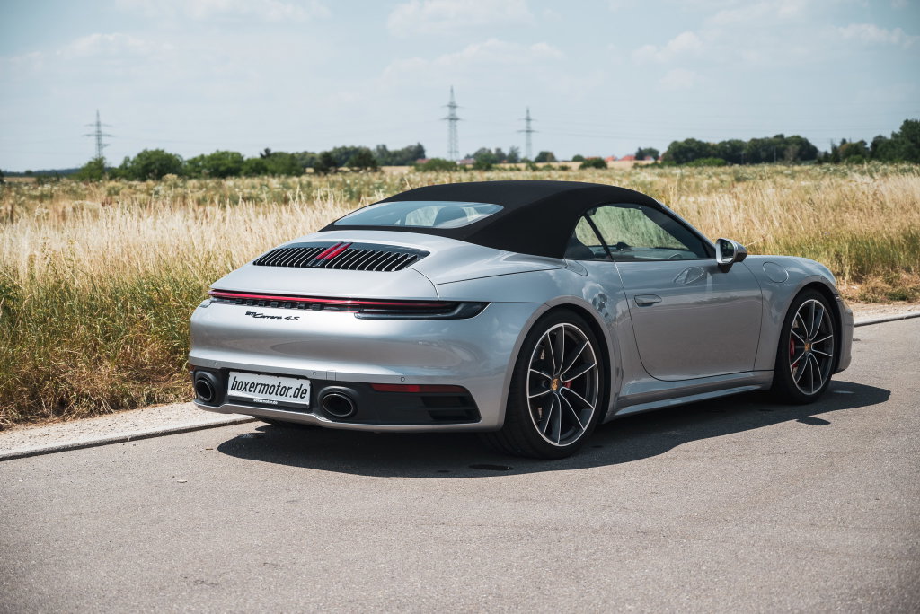 Porsche 992 Carrera 4S