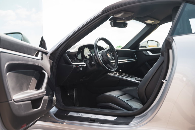 Porsche 992 Carrera 4S