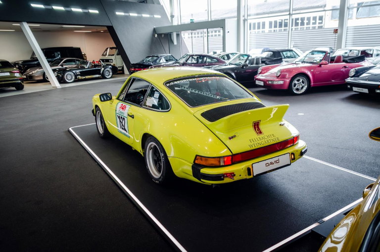Porsche 911 Carrera 2.7