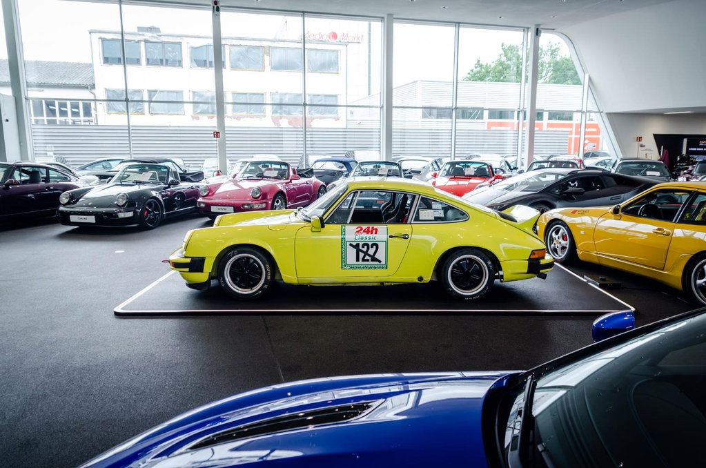 Porsche 911 Carrera 2.7