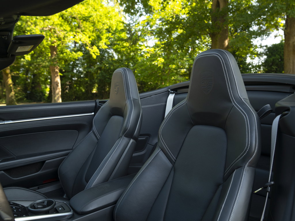 Porsche 992 Carrera 4S