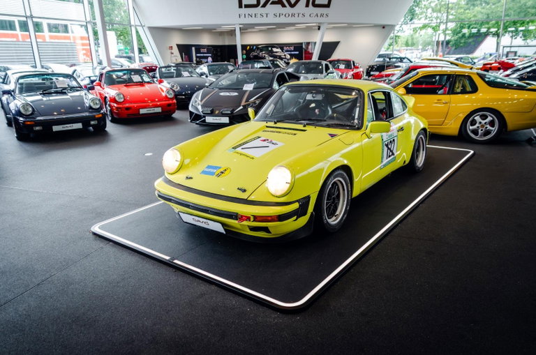 Porsche 911 Carrera 2.7