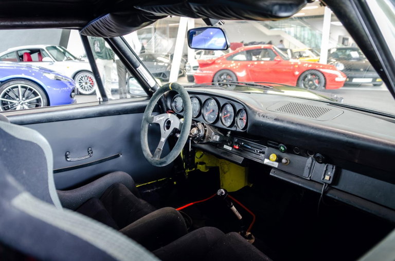 Porsche 911 Carrera 2.7