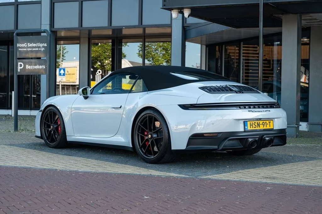Porsche 992.2 Carrera 4 GTS