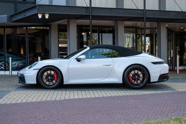 Porsche 992.2 Carrera 4 GTS